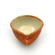 Carica l'immagine nel visualizzatore di Gallery, Ciotola Gres Conchiglia