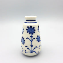 Carica l'immagine nel visualizzatore di Gallery, Bottiglia Porta Profumi in Porcellana