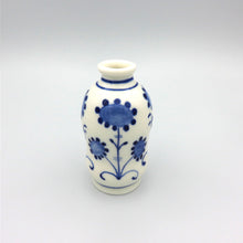 Carica l'immagine nel visualizzatore di Gallery, Bottiglia Porta Profumi Porcellana