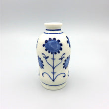 Carica l'immagine nel visualizzatore di Gallery, Bottiglia Porta Profumi Porcellana