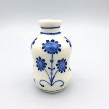 Carica l'immagine nel visualizzatore di Gallery, Bottiglia Porta Profumi Porcellana