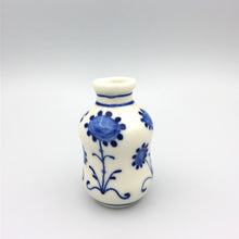Carica l'immagine nel visualizzatore di Gallery, Bottiglia Porta Profumi Porcellana