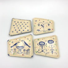 Carica l'immagine nel visualizzatore di Gallery, Piattini Asimmetrici Gres