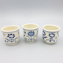 Carica l'immagine nel visualizzatore di Gallery, Bicchierino Porcellana