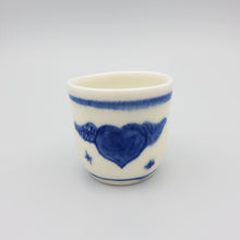 Carica l'immagine nel visualizzatore di Gallery, Bicchierino Porcellana Cuore