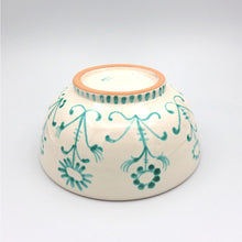 Carica l'immagine nel visualizzatore di Gallery, Centrotavola Maiolica Folk