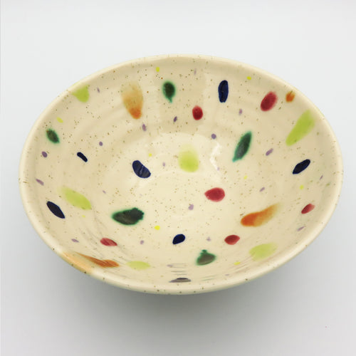 Centrotavola in gres collezione chroma, dipinto a mano con tocchi di colore. Ceramica contemporanea made in Abruzzo